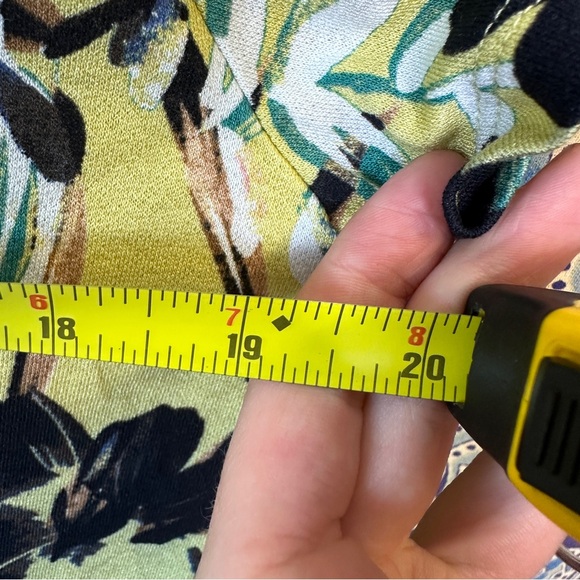 🦋5/20$🦋 M&S floral blouse - Picture 10 of 10